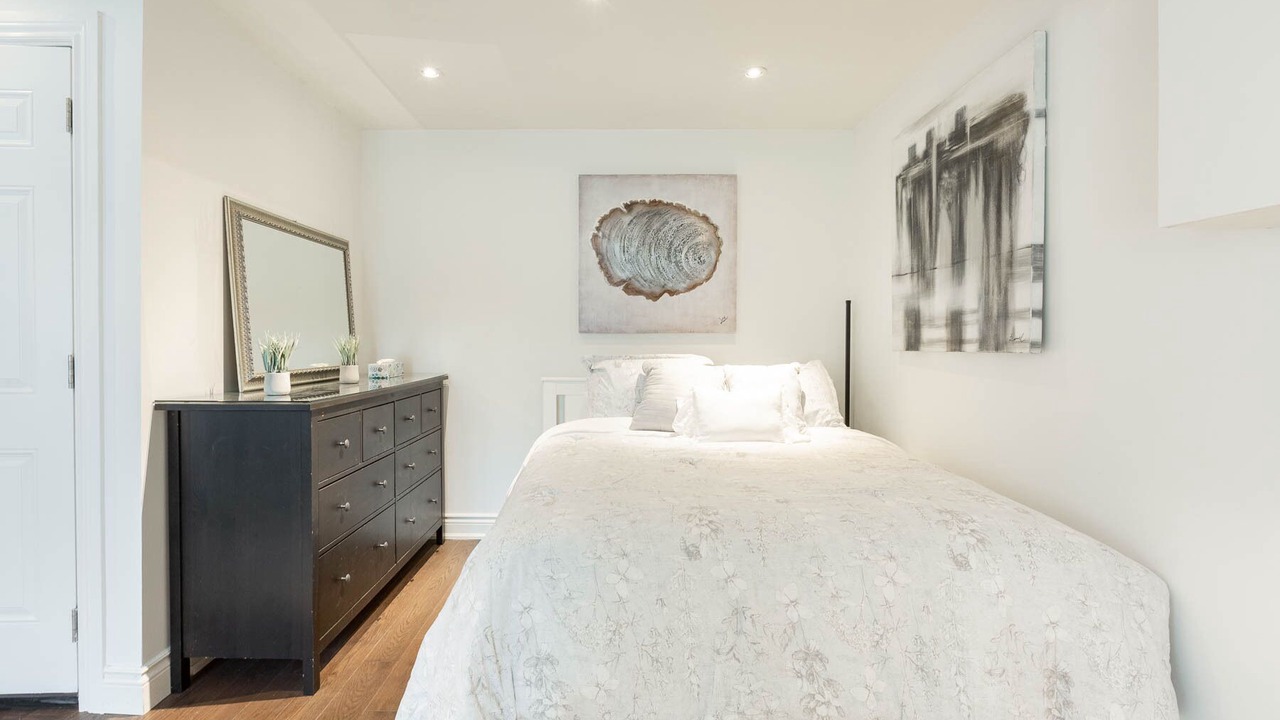 Photo of Bedroom in Clarkson-Lorne Park