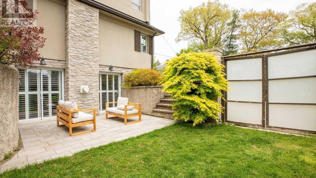 Photo of Patio Balcony in Clarkson-Lorne Park