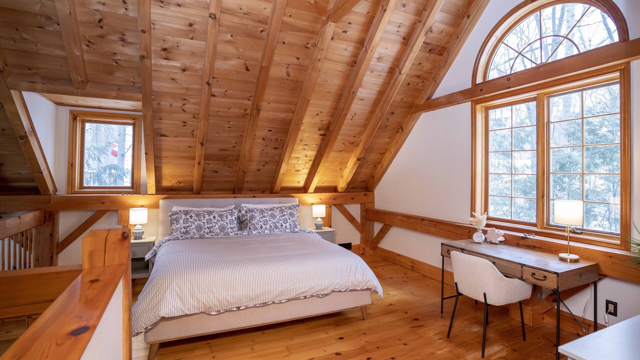 Photo of Bedroom in Grand Bend