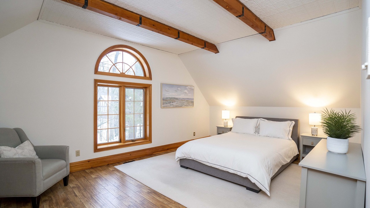 Photo of Bedroom in Grand Bend