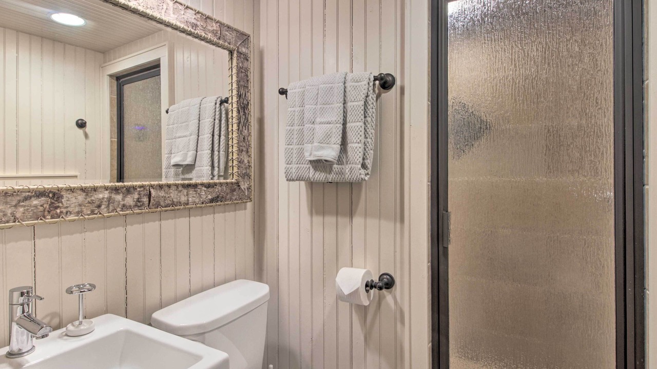 Photo of Bathroom in Remer