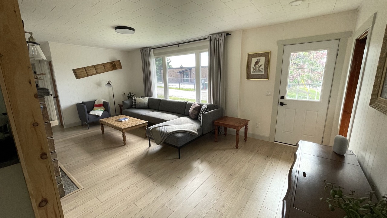 Photo of Livingroom in Whitney