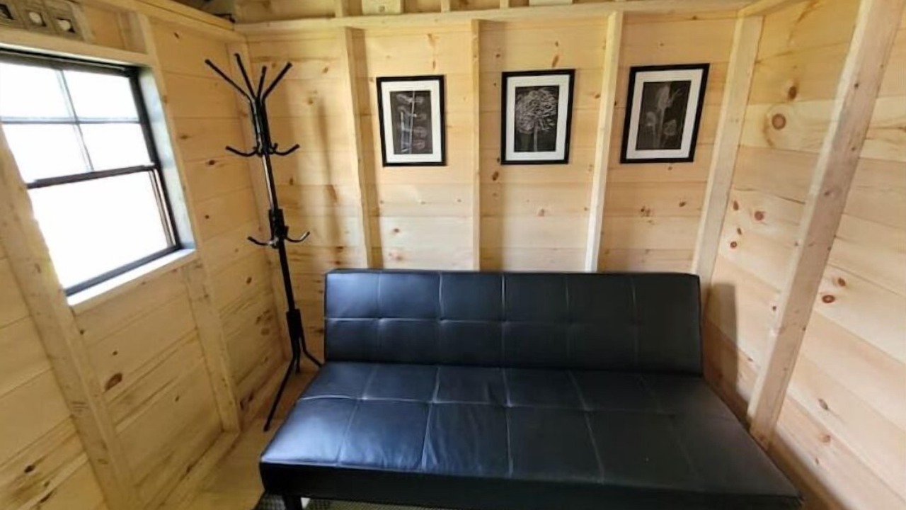 Photo of Livingroom in Port McNicoll