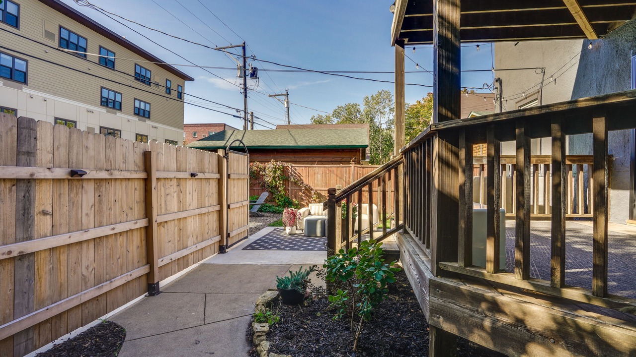 Photo of Outdoor in Summit - University
