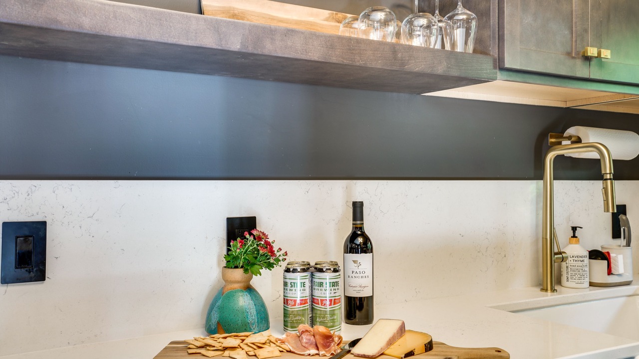 Photo of Kitchen in Summit - University