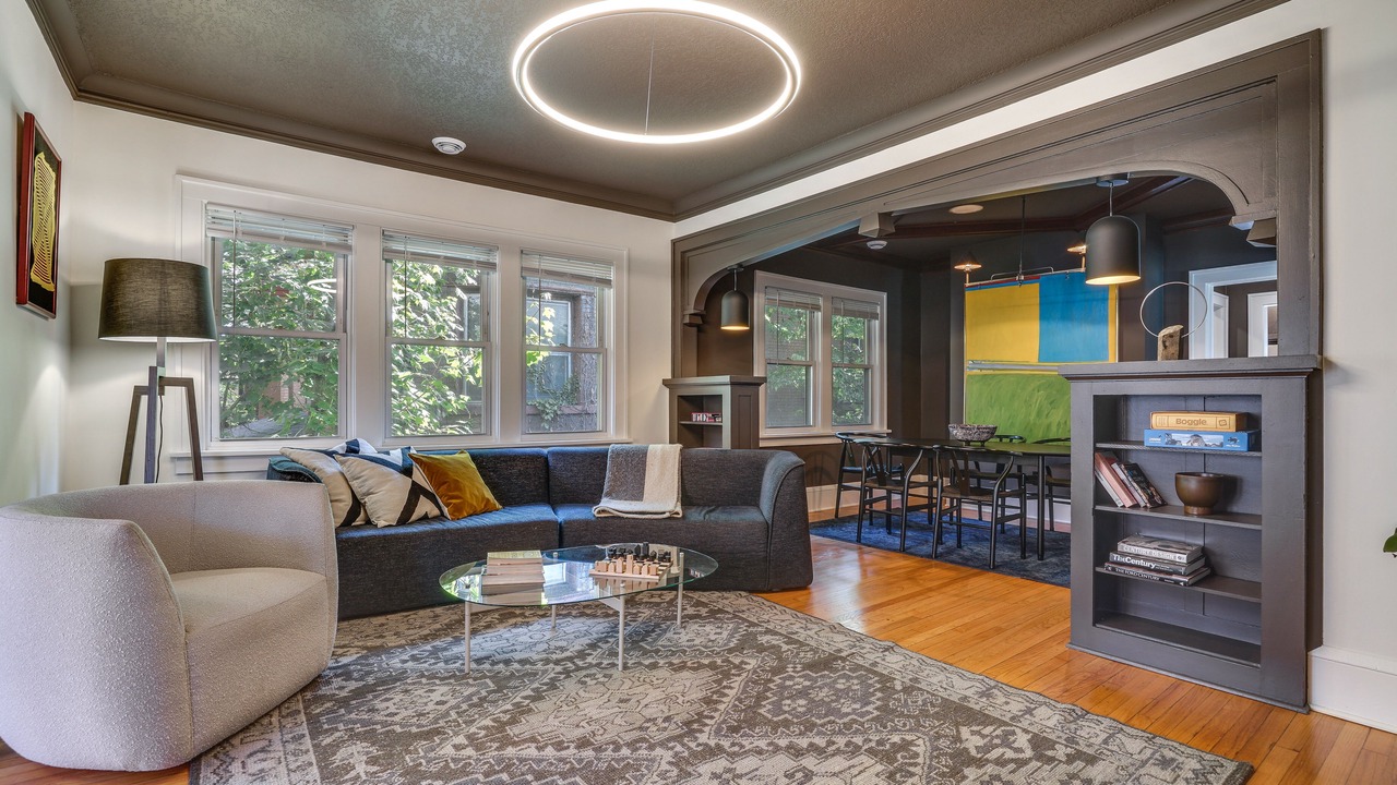 Photo of Bedroom in Summit - University