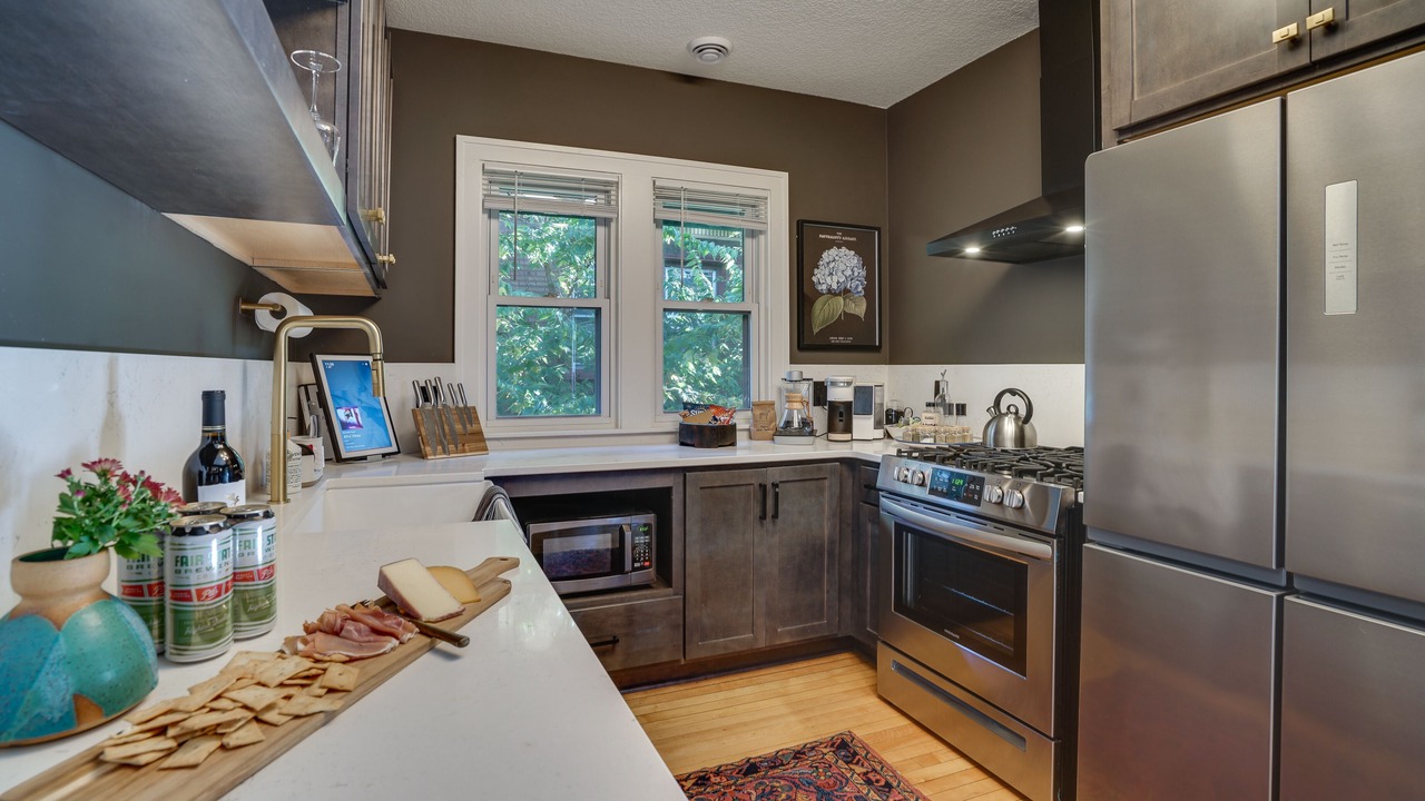 Photo of Kitchen in Summit - University