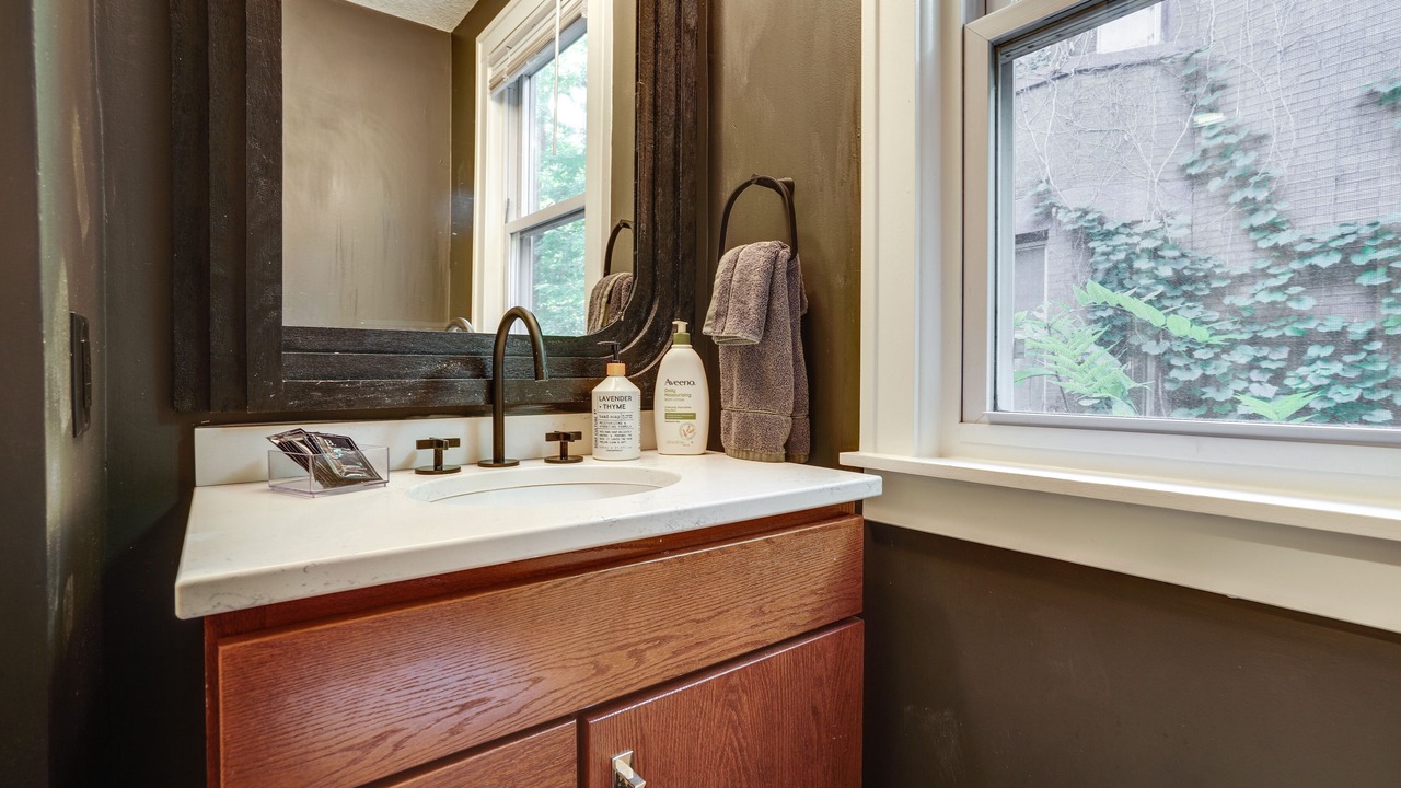 Photo of Bathroom in Summit - University