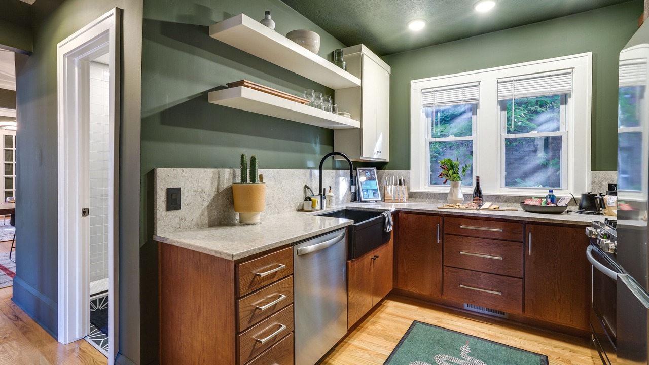 Photo of Kitchen in Summit - University