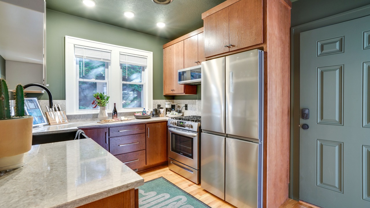 Photo of Kitchen in Summit - University