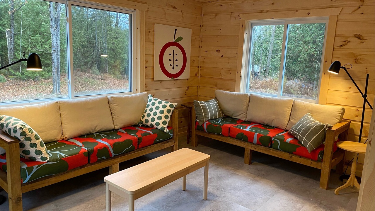 Photo of Livingroom in North Frontenac