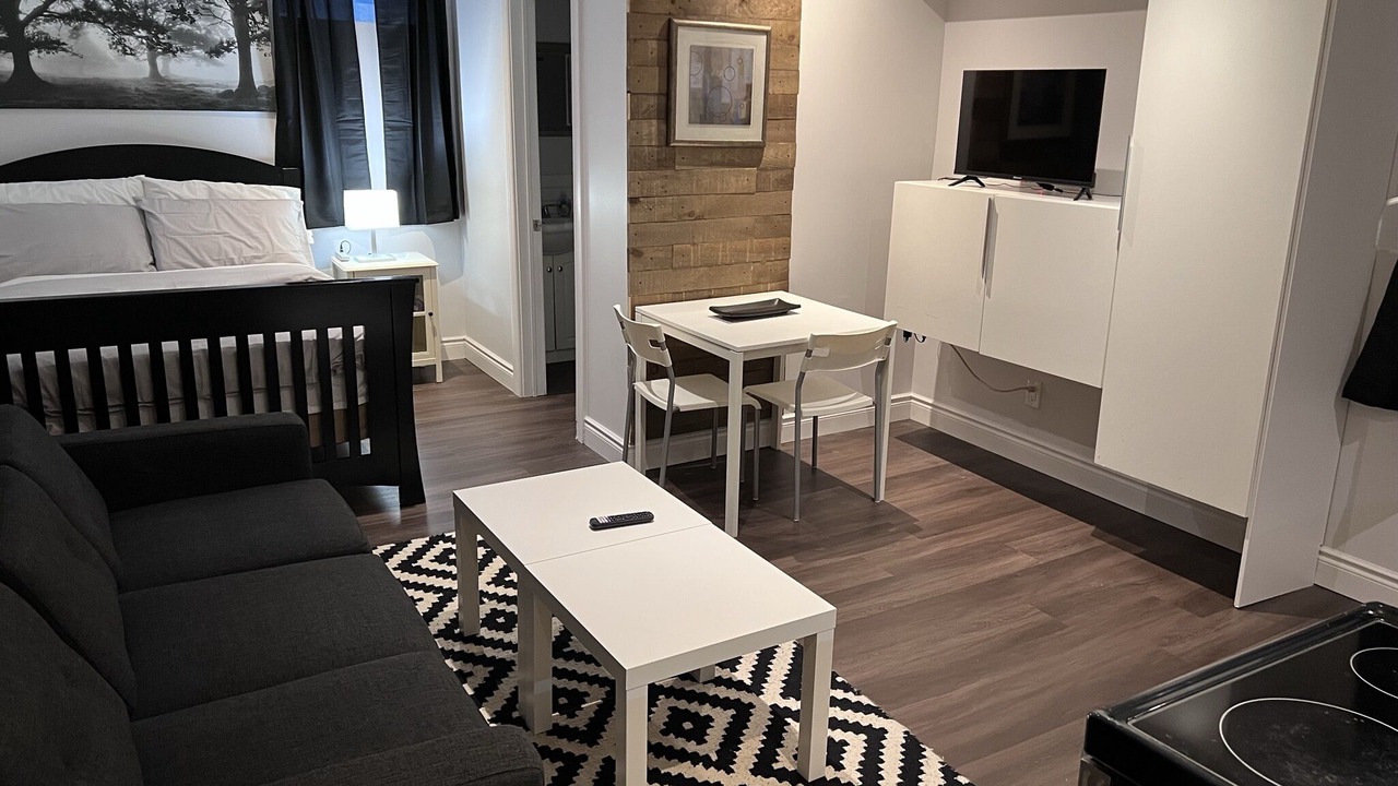 Photo of Livingroom in Upper Beaches