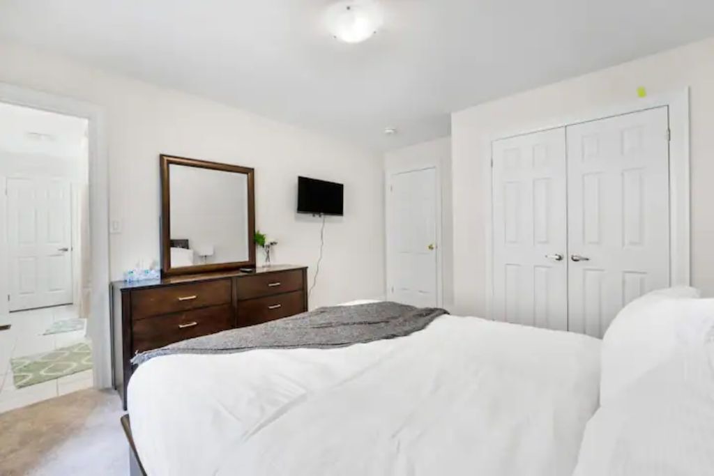Photo of Bedroom in Bowmanville