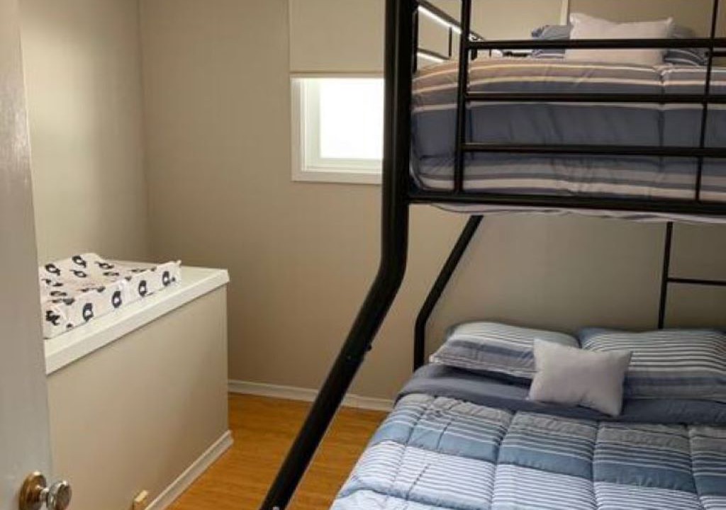 Photo of Bedroom in Front of Yonge