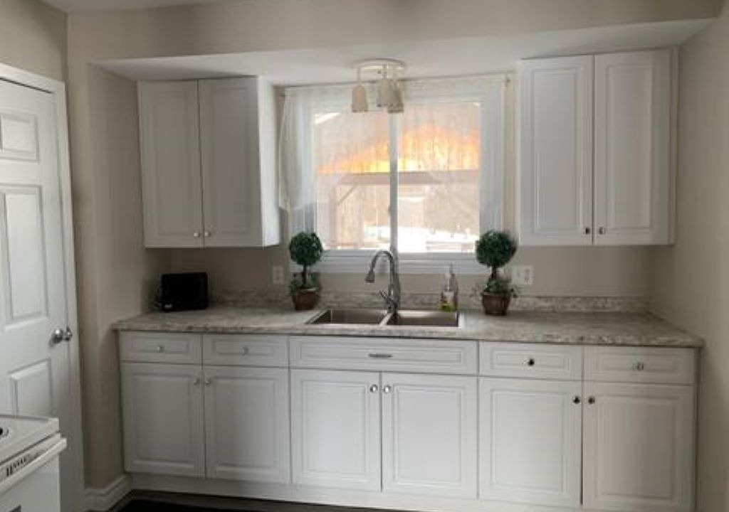 Photo of Kitchen in Front of Yonge