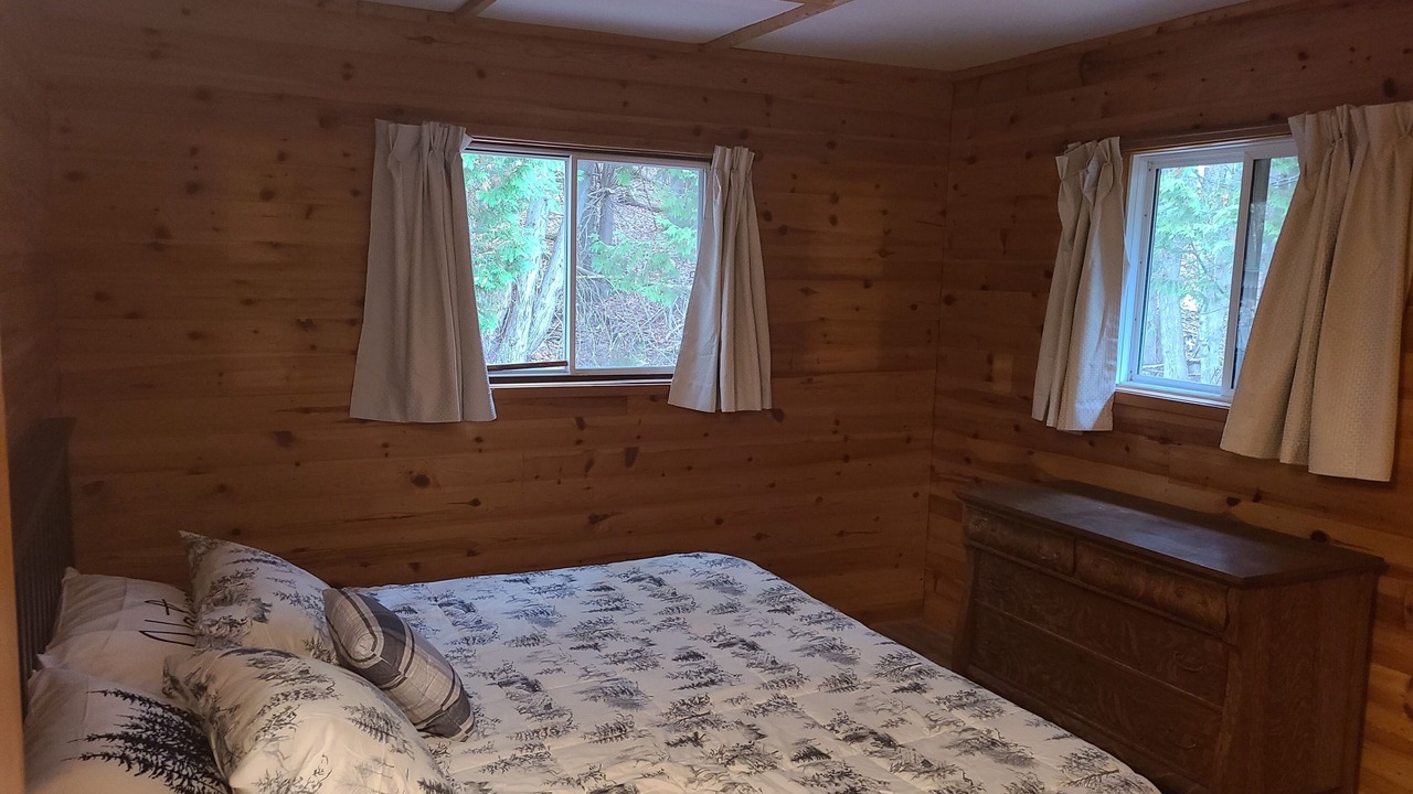 Photo of Bedroom in Algonquin Highlands