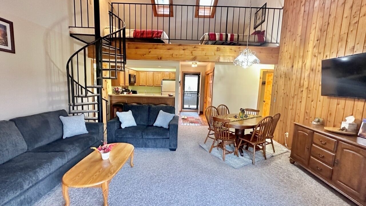 Photo of Livingroom in Hill City
