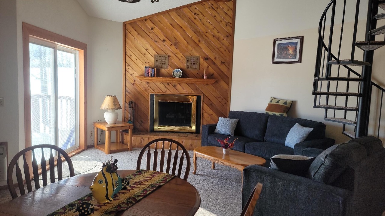 Photo of Livingroom in Hill City