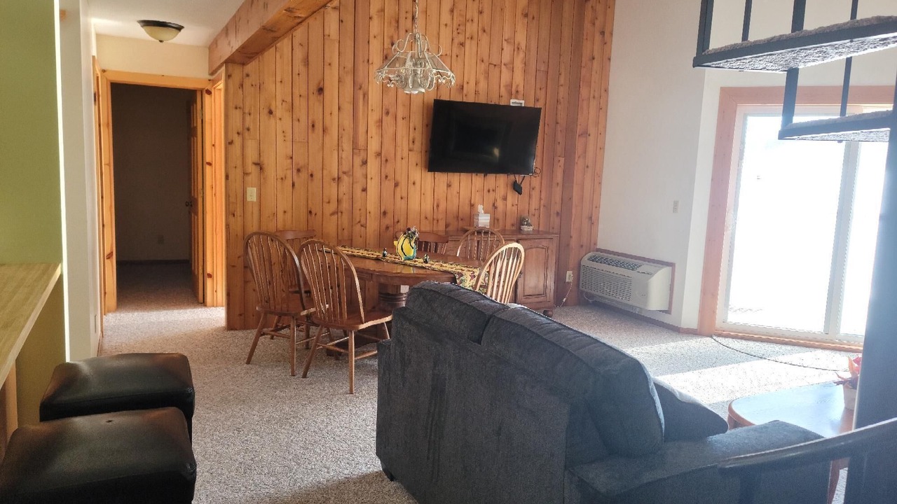 Photo of Livingroom in Hill City