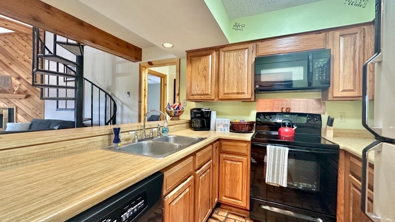 Photo of Kitchen in Hill City