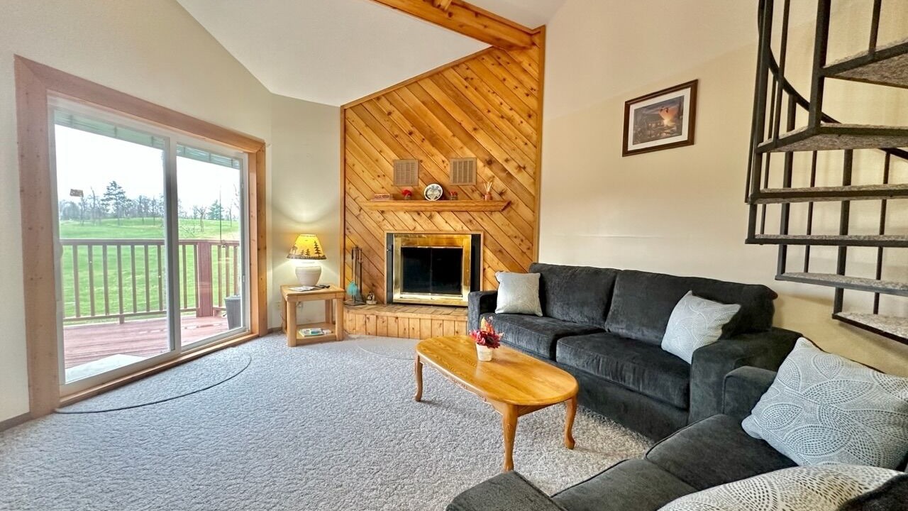 Photo of Livingroom in Hill City