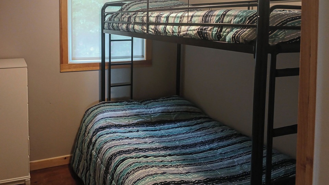Photo of Bedroom in Head Lake
