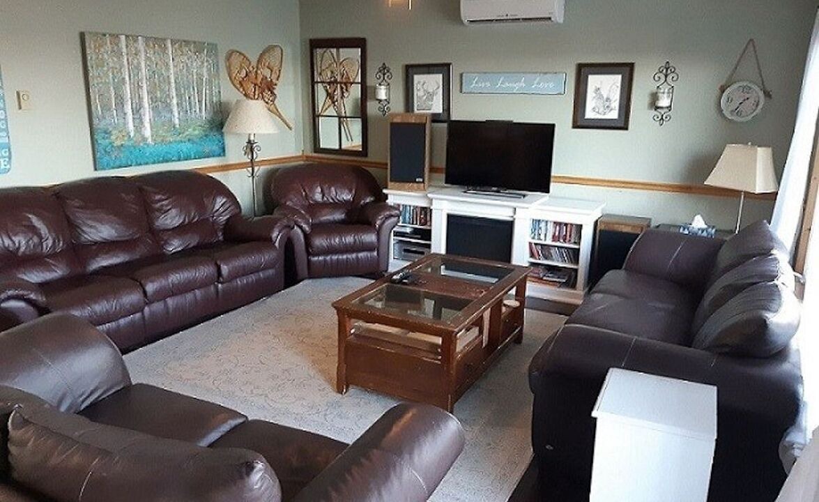 Photo of Livingroom in Head Lake