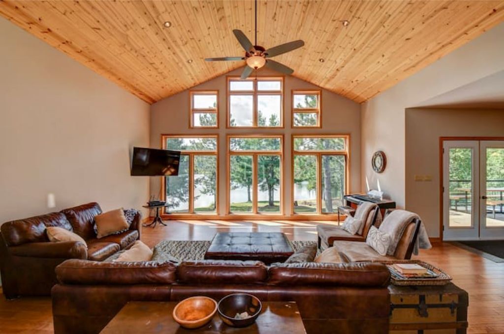 Photo of Livingroom in South Algonquin