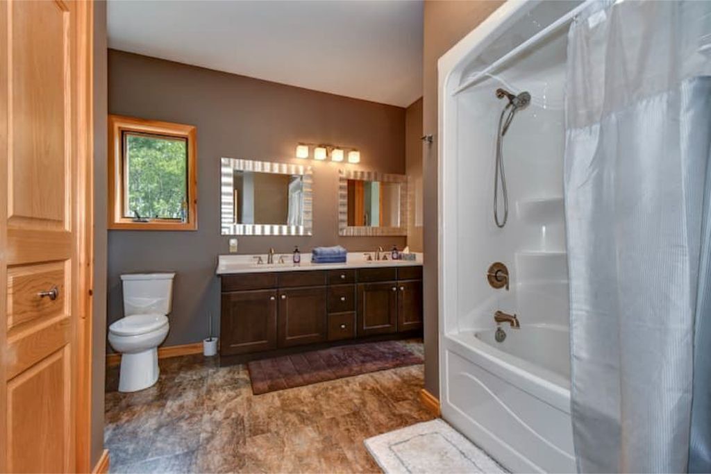 Photo of Bathroom in South Algonquin