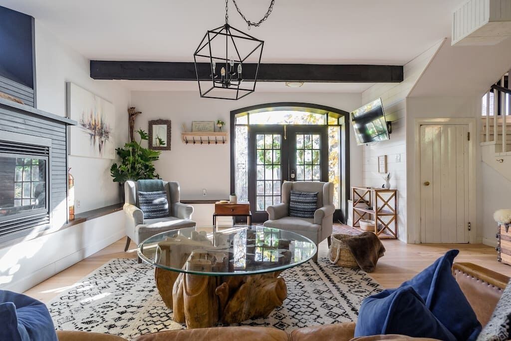 Photo of Livingroom in Hamilton Township