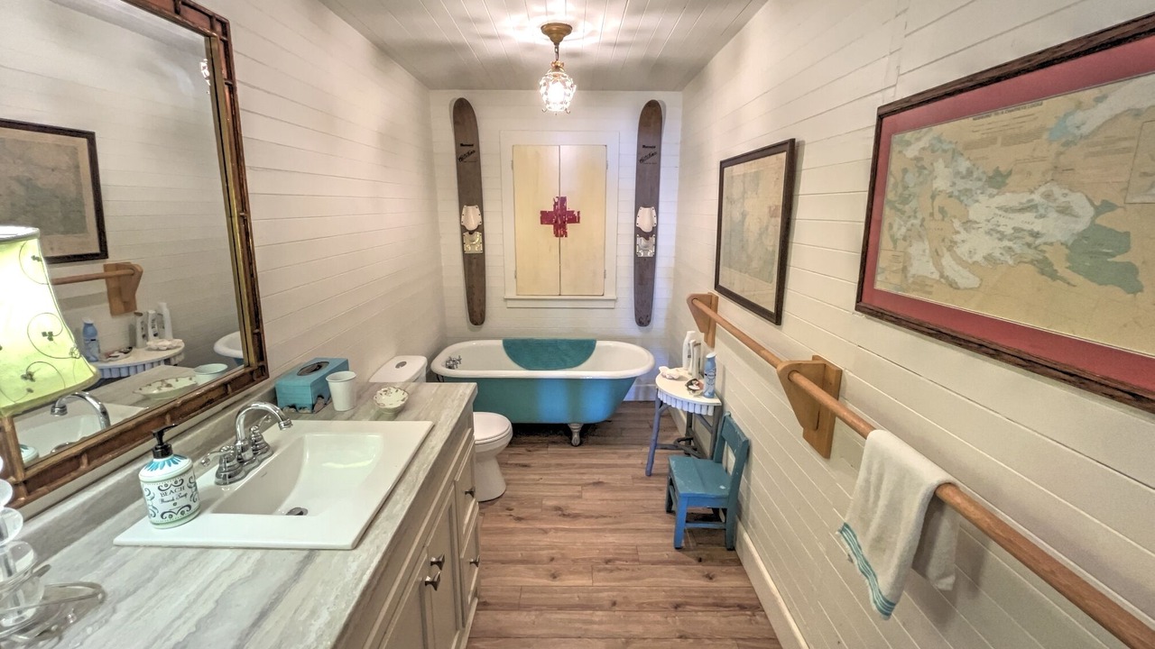 Photo of Bathroom in Rideau Lakes