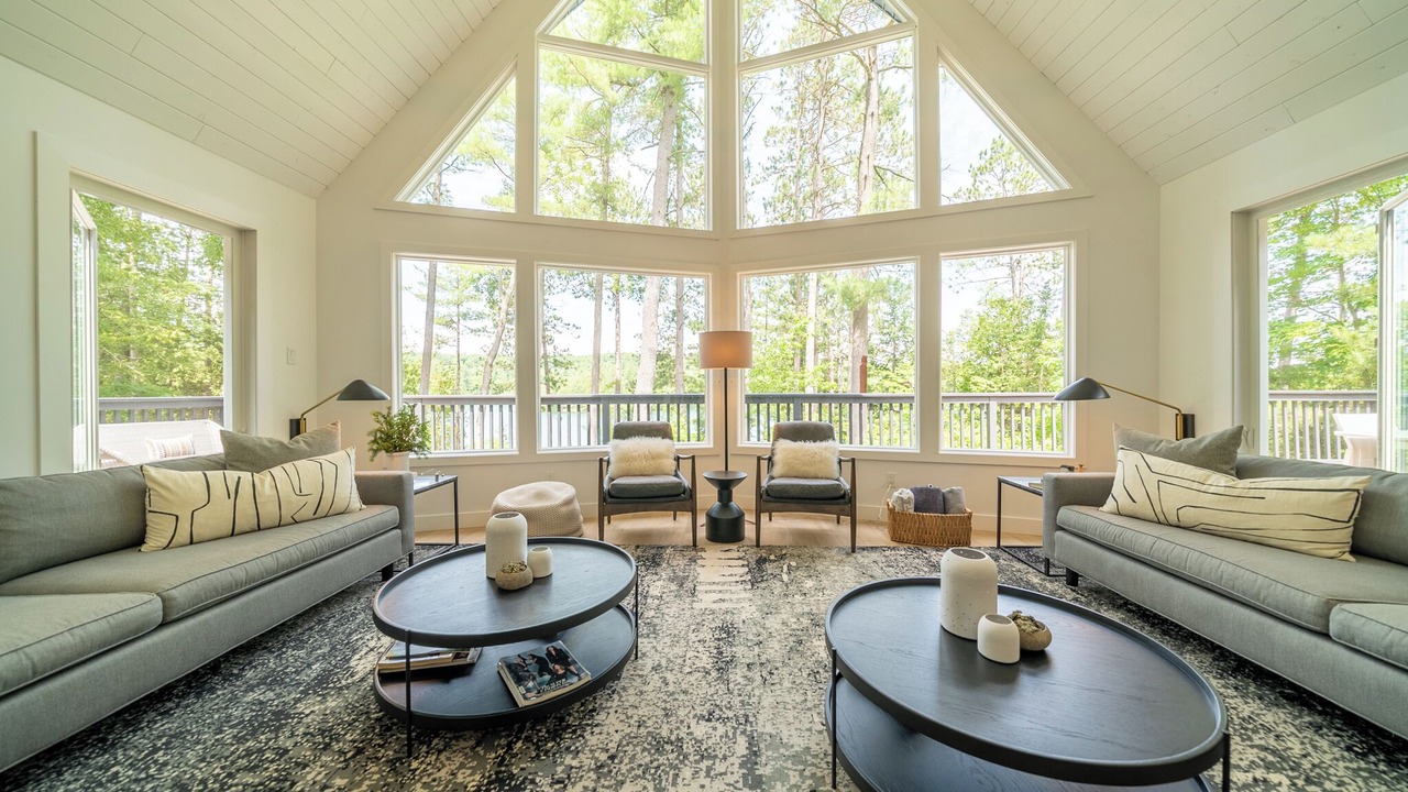 Photo of Livingroom in North Frontenac
