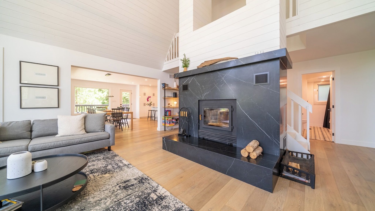 Photo of Livingroom in North Frontenac