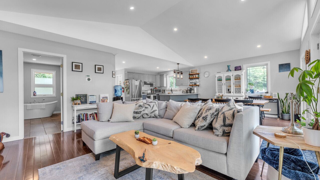 Photo of Livingroom in Leeds and the Thousand Islands