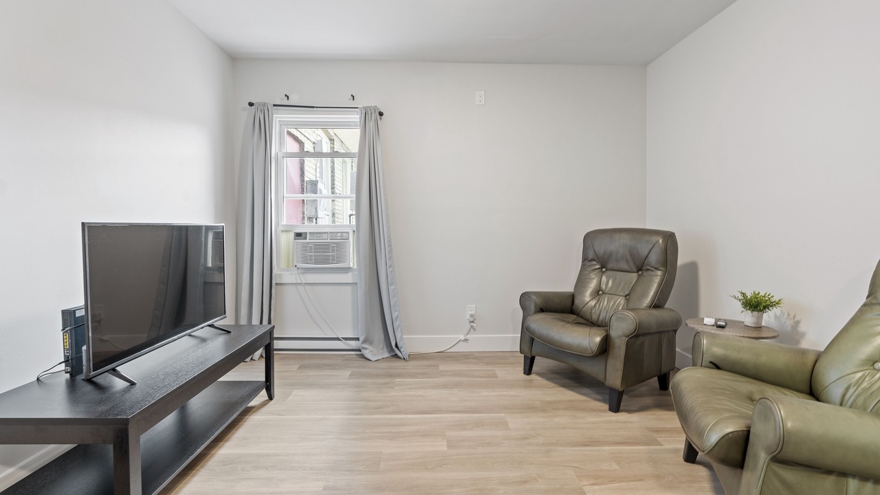 Photo of Livingroom in Exeter