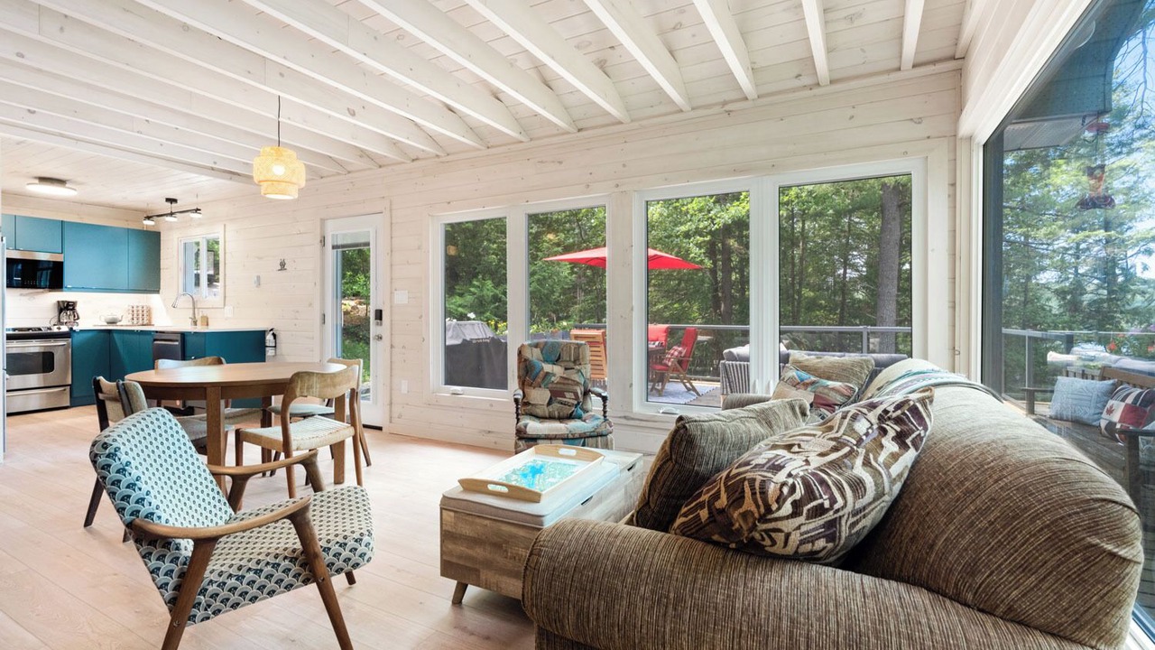 Photo of Livingroom in North Frontenac