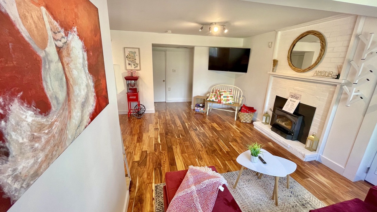 Photo of Livingroom in Scugog
