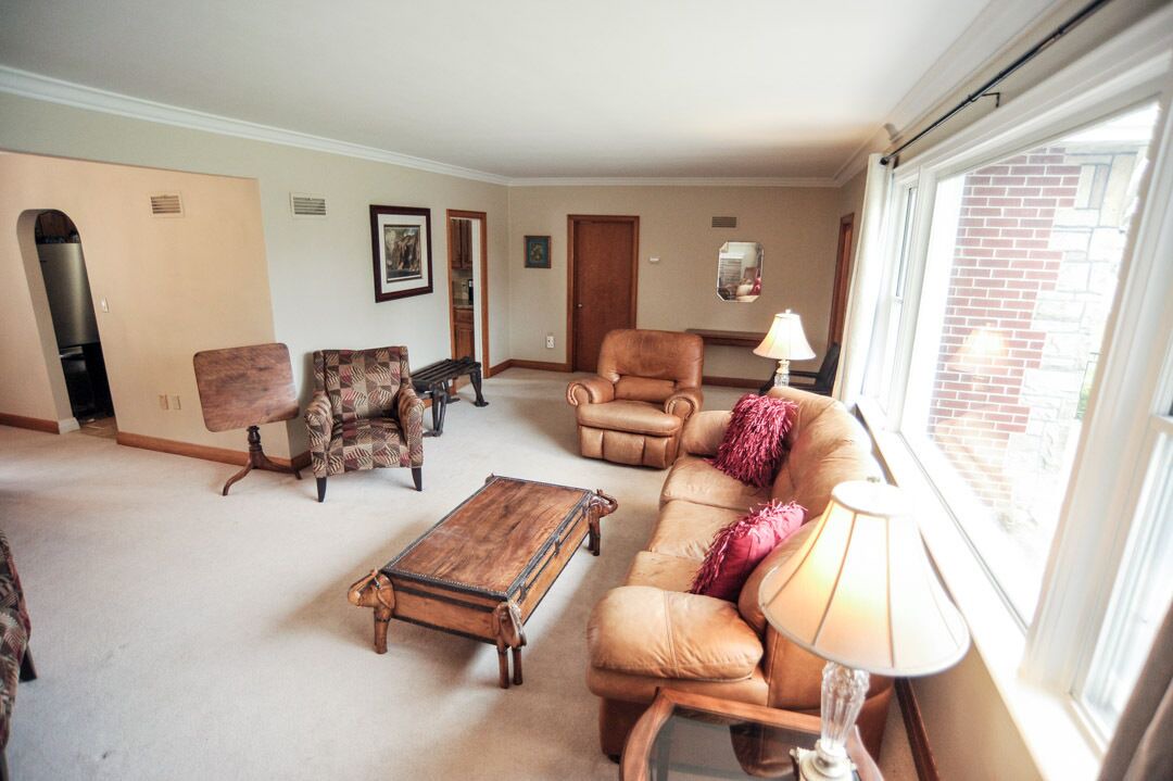 Photo of Livingroom in Port Dover