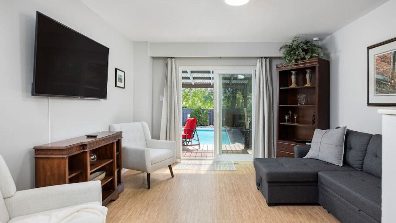 Photo of Bedroom in Clarkson-Lorne Park