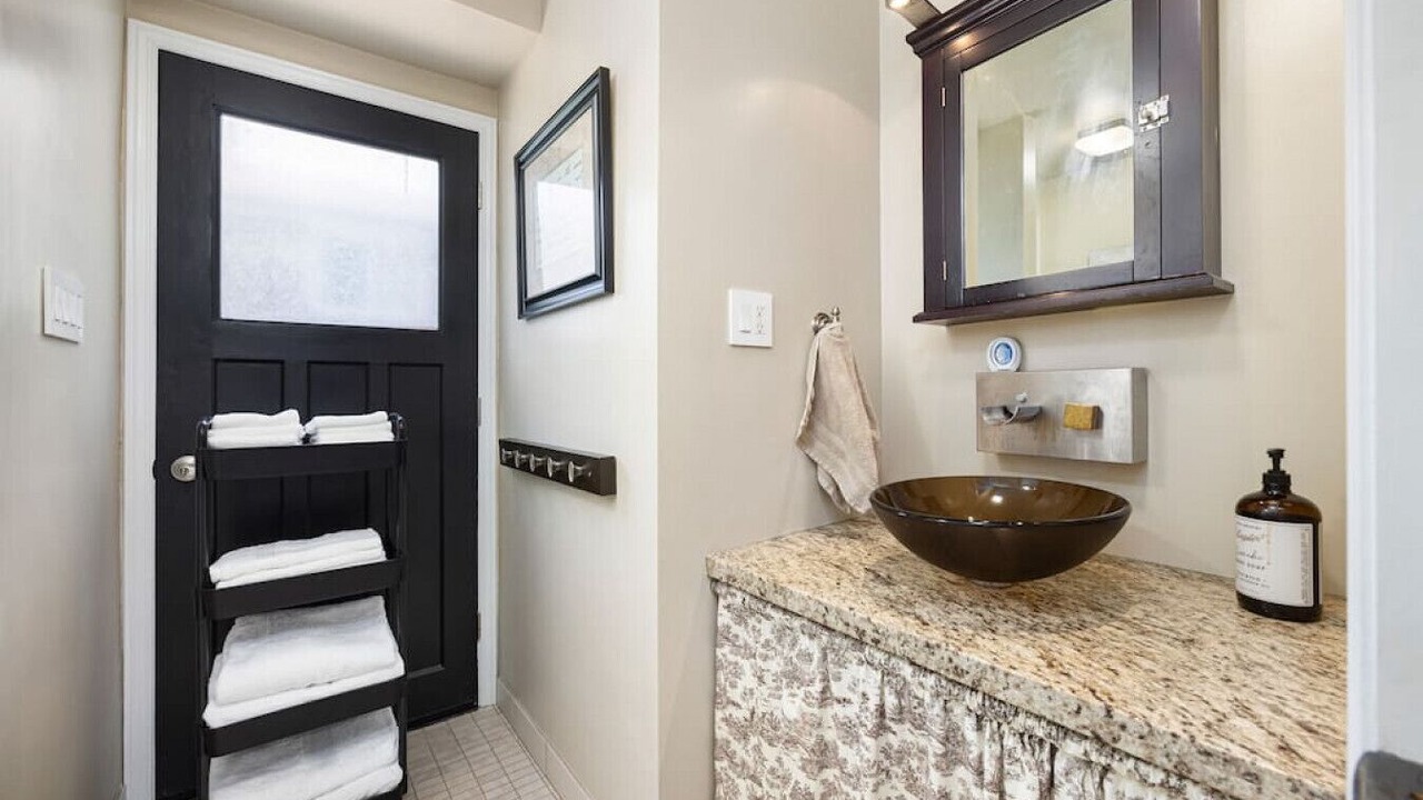 Photo of Bathroom in Clarkson-Lorne Park