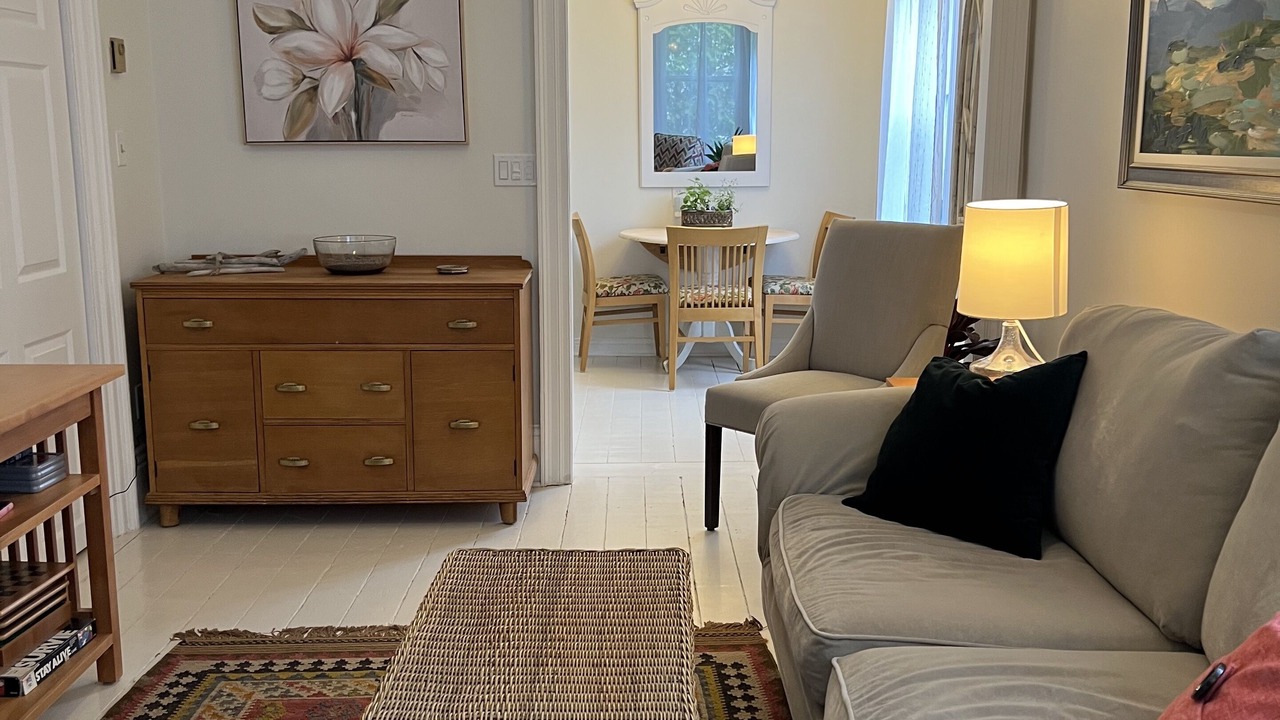Photo of Livingroom in Cobourg