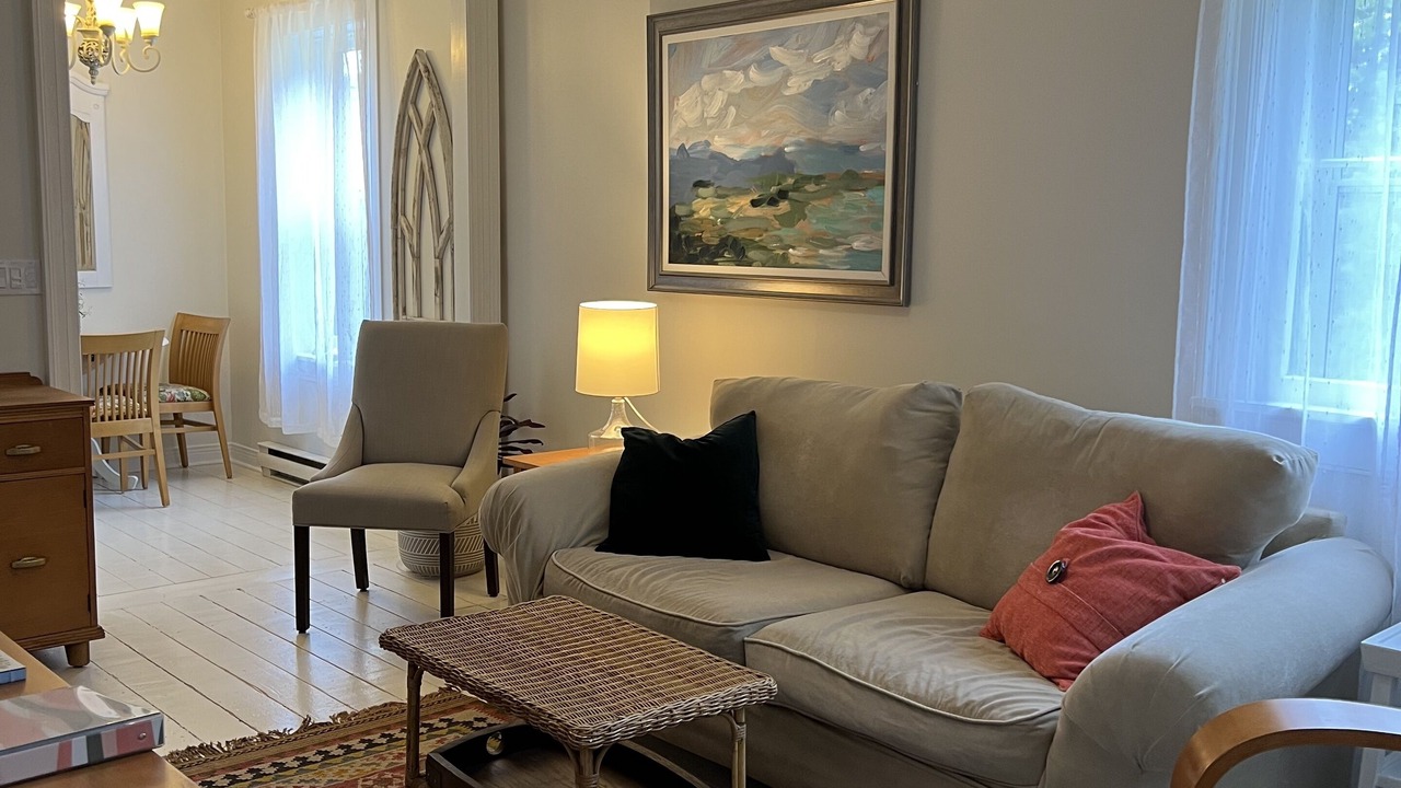 Photo of Livingroom in Cobourg