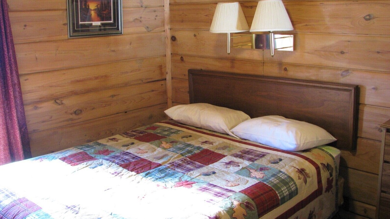 Photo of Bedroom in Federal Dam