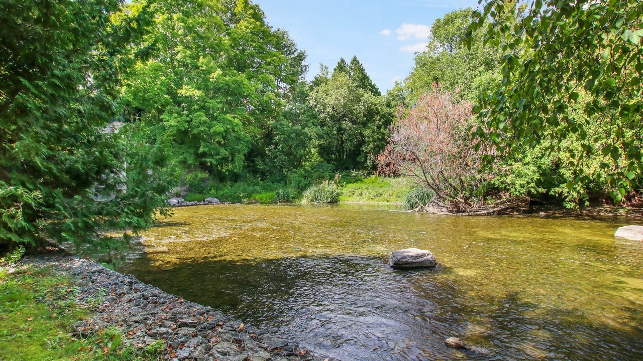 Photo of Outdoor in Brock