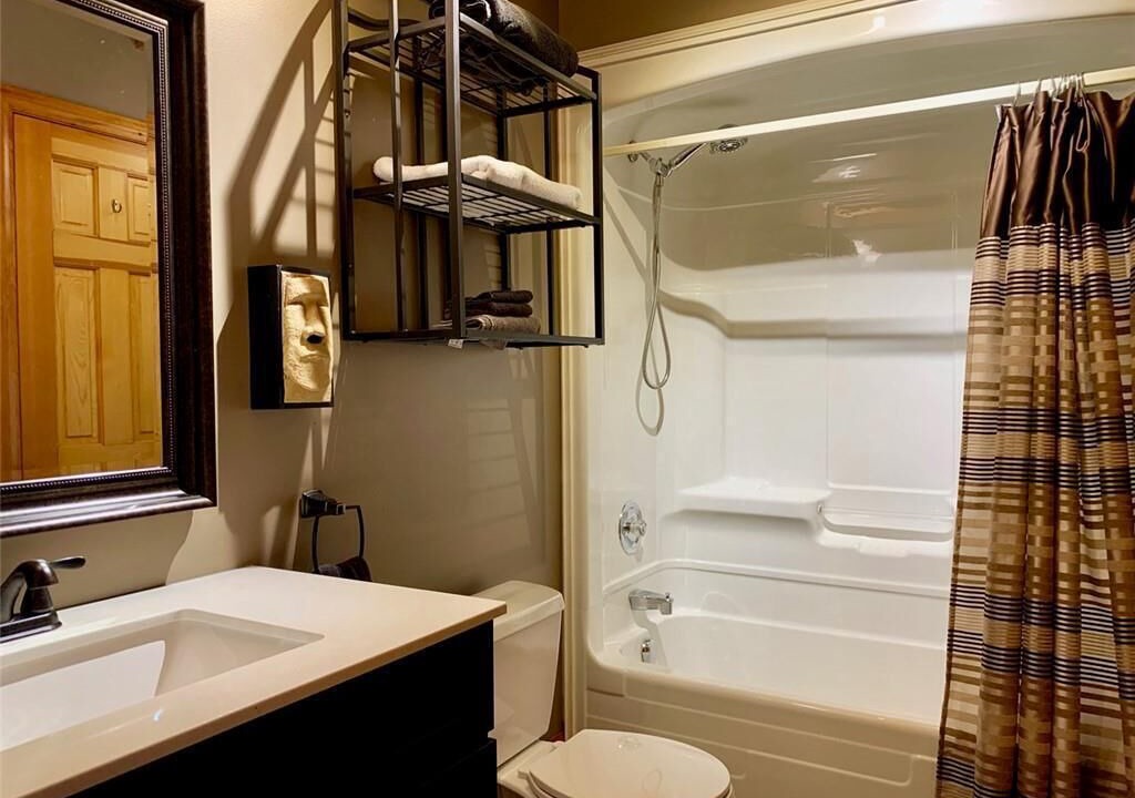 Photo of Bathroom in Georgian Bluffs