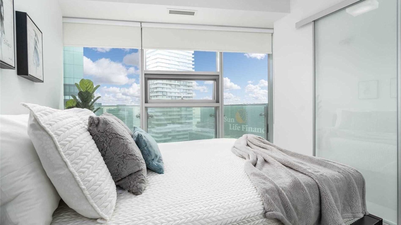 Photo of Bedroom in Toronto Entertainment District