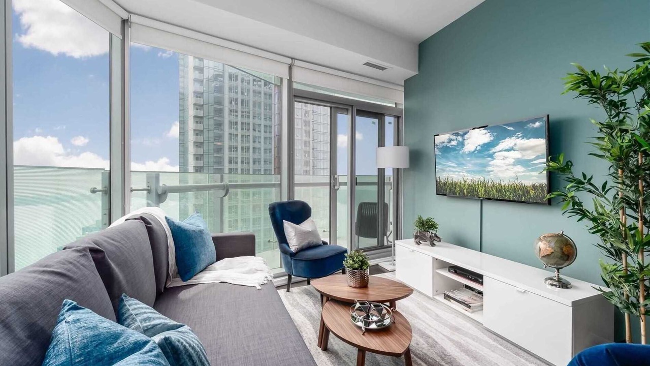 Photo of Livingroom in Toronto Entertainment District