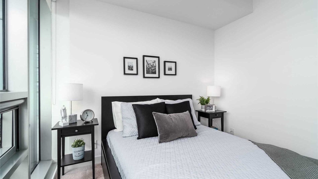 Photo of Bedroom in Toronto Entertainment District