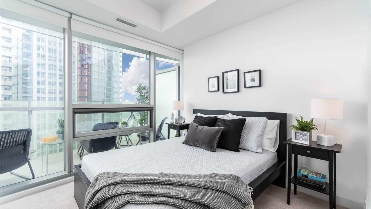 Photo of Bedroom in Toronto Entertainment District
