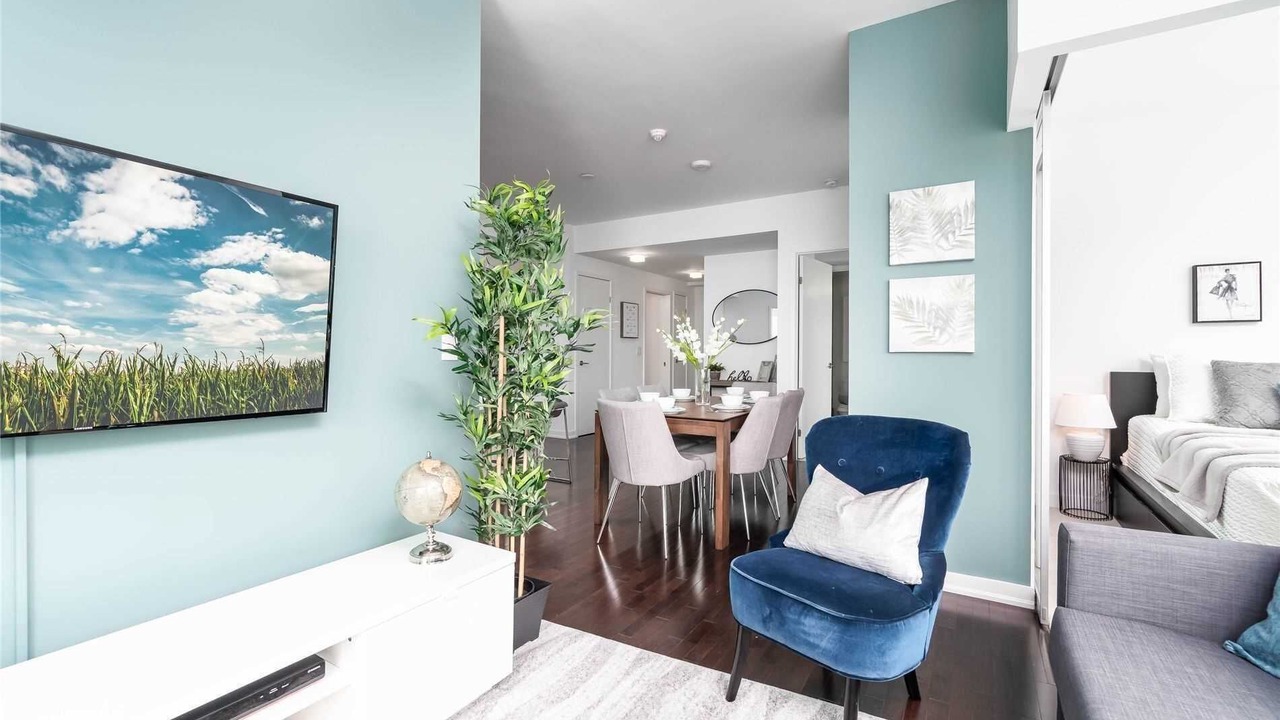 Photo of Livingroom in Toronto Entertainment District